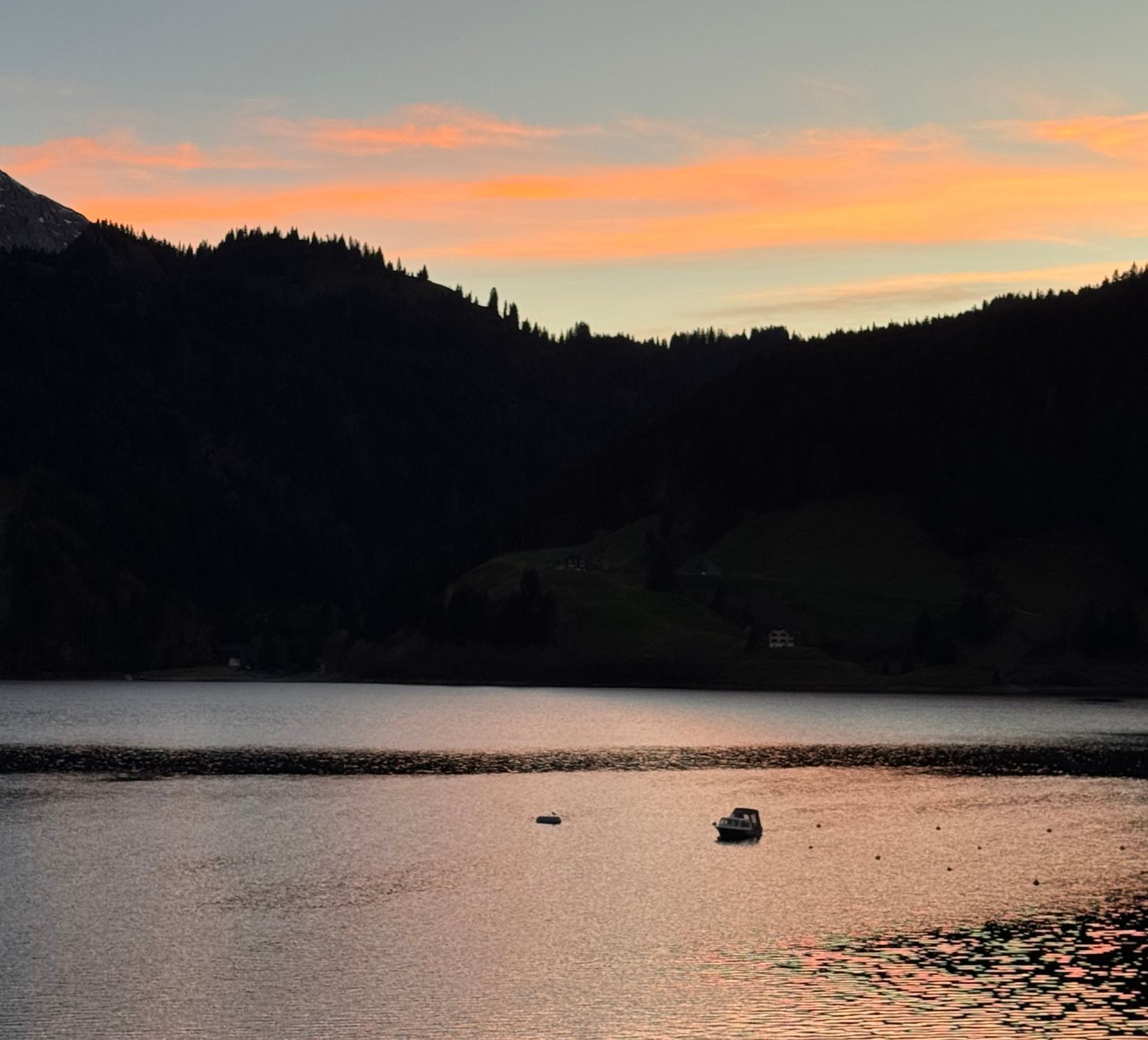Abendrot über dem Wägitalersee bei Innerthal